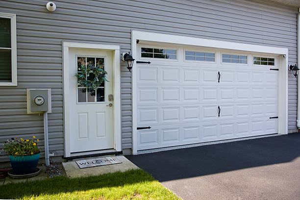 24/7 Emergency Garage Door Panel Replacement experts in Wheaton, MN